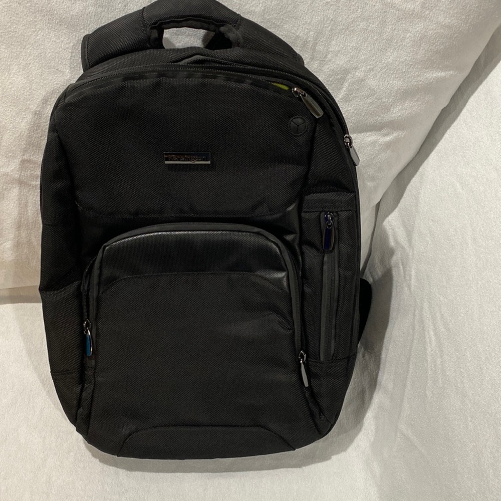 Kensington ultra book backpack